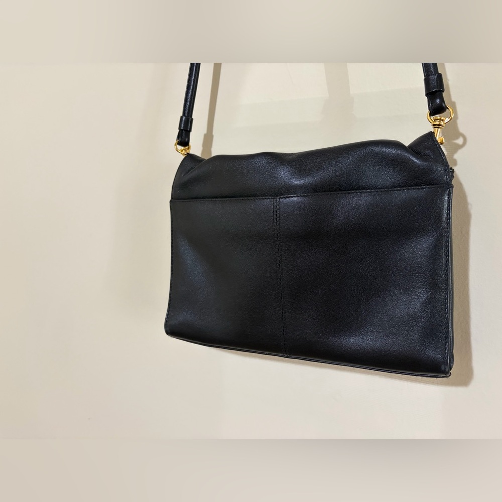 Etienne Aigner vintage classic crossbody. - Picture 11 of 12